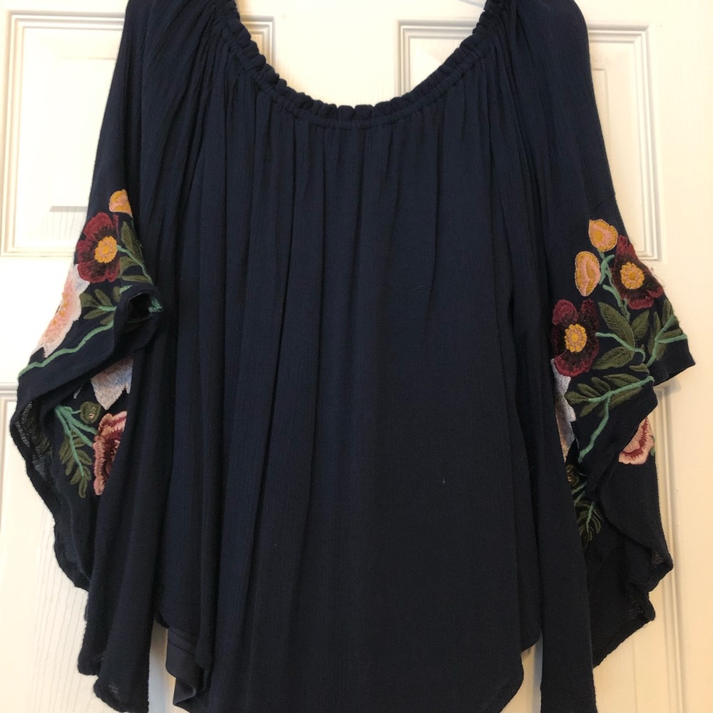 Off the shoulder flower detailed top